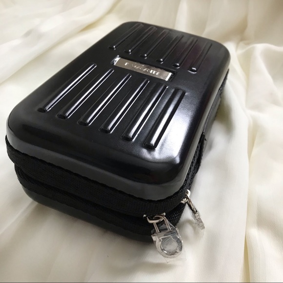 Salvatore Ferragamo x Eva Air Amenities Kit - Picture 3 of 8